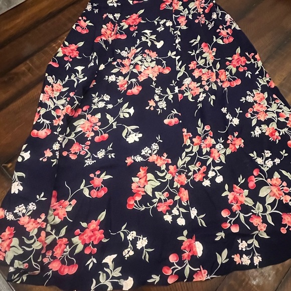 True vintage Southern Lady size M long maxi skirt with elastic band for waist - Picture 2 of 6